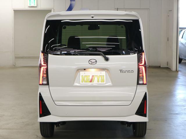 タント カスタムＲＳリミテッド　届出済未使用車　スマートアシスト　パノラマモニター　新品ナビ付　ＥＴＣ　シートヒーター　両側電動スライド　誤発進抑制機能　全車速追従クルコン　車線逸脱警報　コーナーセンサー　後席テーブル＆サンシェード　アダプティブＬＥＤ　純正１５ＡＷ（7枚目）
