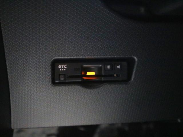 タント カスタムＲＳリミテッド　届出済未使用車　スマートアシスト　パノラマモニター　新品ナビ付　ＥＴＣ　シートヒーター　両側電動スライド　誤発進抑制機能　全車速追従クルコン　車線逸脱警報　コーナーセンサー　後席テーブル＆サンシェード　アダプティブＬＥＤ　純正１５ＡＷ（24枚目）