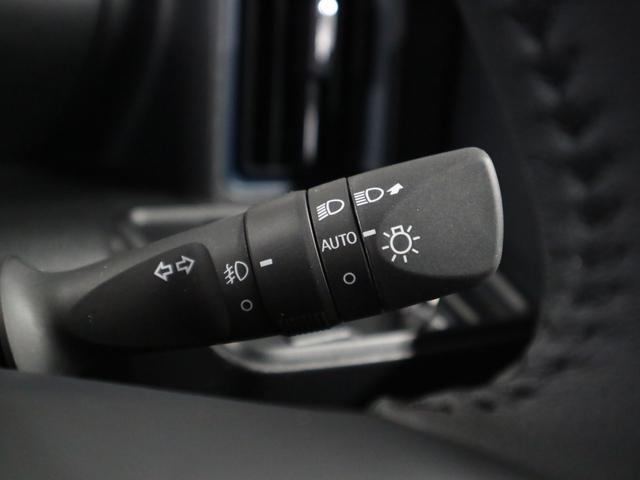 タント カスタムＲＳリミテッド　届出済未使用車　スマートアシスト　パノラマモニター　新品ナビ付　ＥＴＣ　シートヒーター　両側電動スライド　誤発進抑制機能　全車速追従クルコン　車線逸脱警報　コーナーセンサー　後席テーブル＆サンシェード　アダプティブＬＥＤ　純正１５ＡＷ（28枚目）