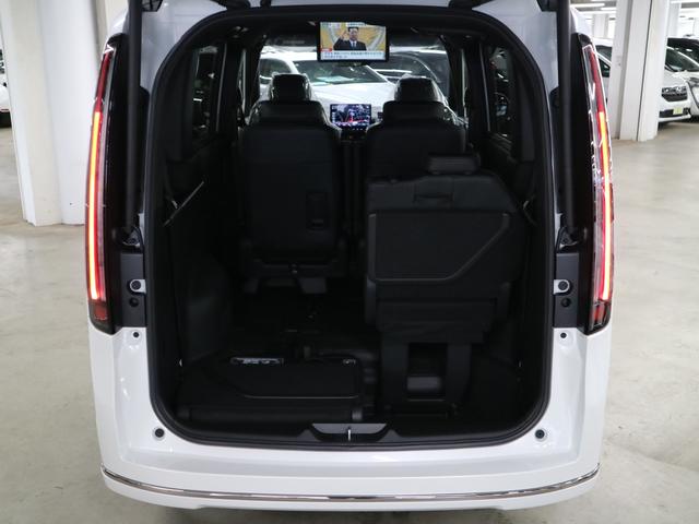 ステップワゴン e:HEVスパーダ 登録済未使用車 ホンダセンシング 15.6インチリヤモニター 11.4インチナビ マルチビューカメラ 後退出庫サポート・BSI シートヒーター オットマン コンビシート パワーバックドア 両側電動スライドドア 全列USB LEDライト(22枚目)