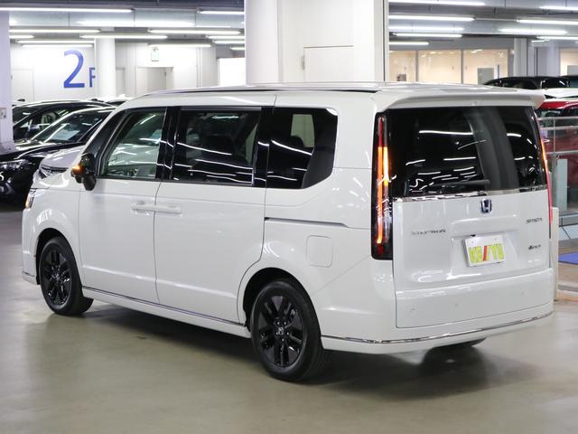 ステップワゴン e:HEVスパーダ 登録済未使用車 ホンダセンシング 15.6インチリヤモニター 11.4インチナビ マルチビューカメラ 後退出庫サポート・BSI シートヒーター オットマン コンビシート パワーバックドア 両側電動スライドドア 全列USB LEDライト(8枚目)