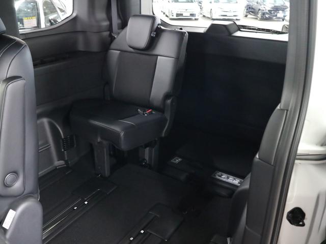 ステップワゴン e:HEVスパーダ 登録済未使用車 ホンダセンシング 15.6インチリヤモニター 11.4インチナビ マルチビューカメラ 後退出庫サポート・BSI シートヒーター オットマン コンビシート パワーバックドア 両側電動スライドドア 全列USB LEDライト(19枚目)