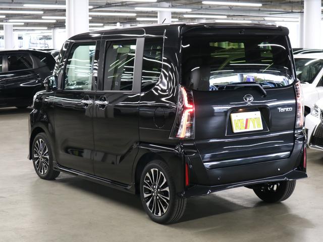 タント カスタムＲＳリミテッド　届出済未使用車　スマートアシスト　パノラマモニター　新品ナビ付　ＥＴＣ　シートヒーター　両側電動スライド　誤発進抑制機能　全車速追従クルコン　車線逸脱警報　コーナーセンサー　後席テーブル＆サンシェード　アダプティブＬＥＤ　純正１５ＡＷ（8枚目）