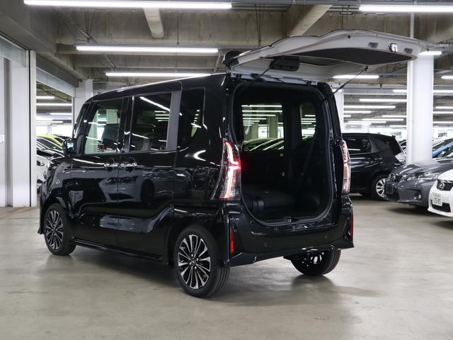 タント カスタムＲＳリミテッド　届出済未使用車　スマートアシスト　パノラマモニター　新品ナビ付　ＥＴＣ　シートヒーター　両側電動スライド　誤発進抑制機能　全車速追従クルコン　車線逸脱警報　コーナーセンサー　後席テーブル＆サンシェード　アダプティブＬＥＤ　純正１５ＡＷ（19枚目）