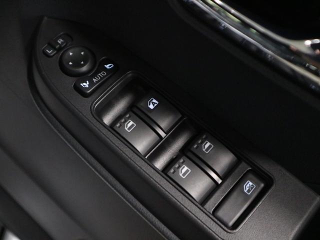 タント カスタムRSリミテッド 届出済未使用車 スマートアシスト パノラマモニター 新品ナビ付 ETC シートヒーター 両側電動スライド 誤発進抑制機能 全車速追従クルコン 車線逸脱警報 コーナーセンサー 後席テーブル&サンシェード アダプティブLED 純正15AW(31枚目)