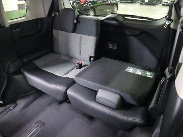 フリード e:HEVエアー EX 登録済み未使用車 マルチビューカメラ 純正11.4インチナビ ETC2.0 BSI・後退出庫サポート アダプティブドライビングビーム 両側電動スライドドア シートヒーター レザー調コンビシート リアクーラー パーキングセンサー 専用アルミ(24枚目)