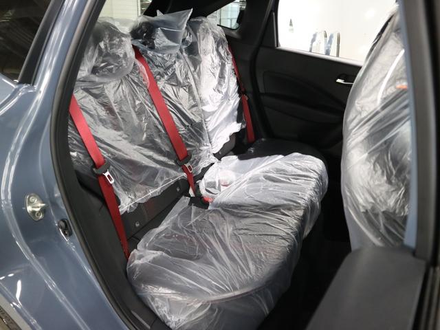 オーラ ニスモ　登録済未使用車　ＢＯＳＥサウンドシステム　インテリミラー　ＮＣ９インチナビ　アラウンドビューモニター　プロパイロット　ＢＳＷ・ＲＣＴＡ　ワイヤレス充電　ＥＴＣ２．０　ＢＴオーディオ　フルセグＴＶ　専用ハーフレザーシート　アダプティブＬＥＤ（15枚目）