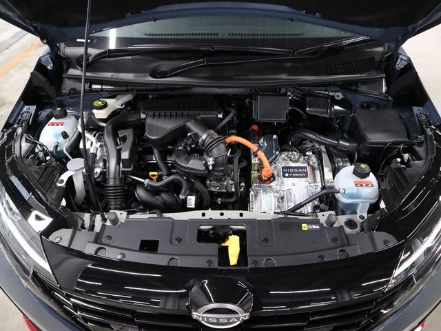 オーラ ニスモ　登録済未使用車　ＢＯＳＥサウンドシステム　インテリミラー　ＮＣ９インチナビ　アラウンドビューモニター　プロパイロット　ＢＳＷ・ＲＣＴＡ　ワイヤレス充電　ＥＴＣ２．０　ＢＴオーディオ　フルセグＴＶ　専用ハーフレザーシート　アダプティブＬＥＤ（53枚目）