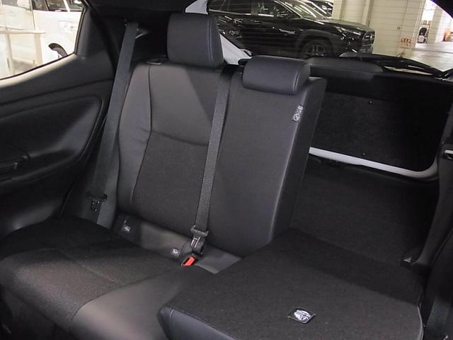 ヤリス ハイブリッドＺ　登録済み未使用車　セーフティセンス　パノラミックビューモニター　ＢＳＭ・ＳＥＡ　シート＆ステアヒーター　８インチディスプレイオーディオＰｌｕｓ　ＥＴＣ２．０　ＢＴオーディオ　フルセグＴＶ　ＨＤＭＩ　ＬＥＤライト　オプション１６インチＡＷ（17枚目）