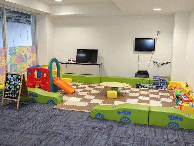 ヤリス ハイブリッドＺ　登録済み未使用車　セーフティセンス　パノラミックビューモニター　ＢＳＭ・ＳＥＡ　シート＆ステアヒーター　８インチディスプレイオーディオＰｌｕｓ　ＥＴＣ２．０　ＢＴオーディオ　フルセグＴＶ　ＨＤＭＩ　ＬＥＤライト　オプション１６インチＡＷ（75枚目）