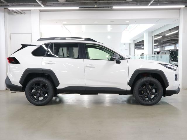 RAV4 ハイブリッドアドベンチャー オフロードパッケージII 4WD 登録済み未使用車 寒冷地仕様 パノラミックビュー デジタルミラー BSM 10.5インチナビ ハンズフリーパワーバックドア AC100V ETC2.0 ベンチレーション ステアヒーター シートメモリー(9枚目)