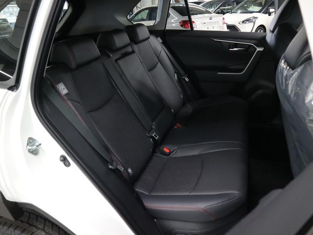 RAV4 ハイブリッドアドベンチャー オフロードパッケージII 4WD 登録済み未使用車 寒冷地仕様 パノラミックビュー デジタルミラー BSM 10.5インチナビ ハンズフリーパワーバックドア AC100V ETC2.0 ベンチレーション ステアヒーター シートメモリー(14枚目)