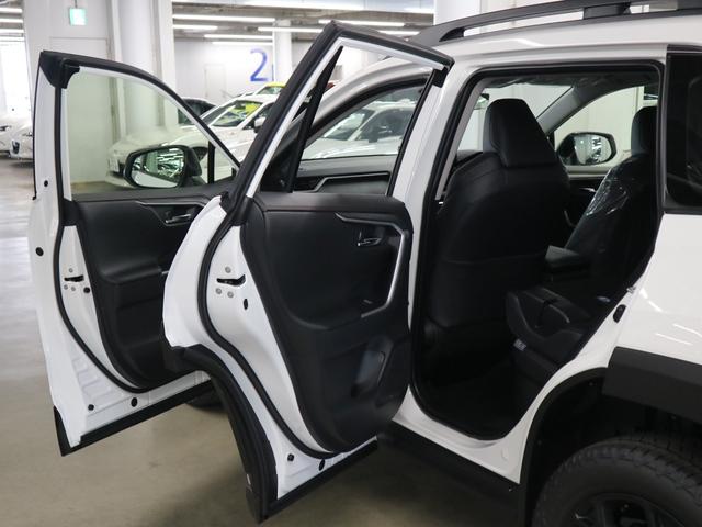 RAV4 ハイブリッドアドベンチャー オフロードパッケージII 4WD 登録済み未使用車 寒冷地仕様 パノラミックビュー デジタルミラー BSM 10.5インチナビ ハンズフリーパワーバックドア AC100V ETC2.0 ベンチレーション ステアヒーター シートメモリー(15枚目)