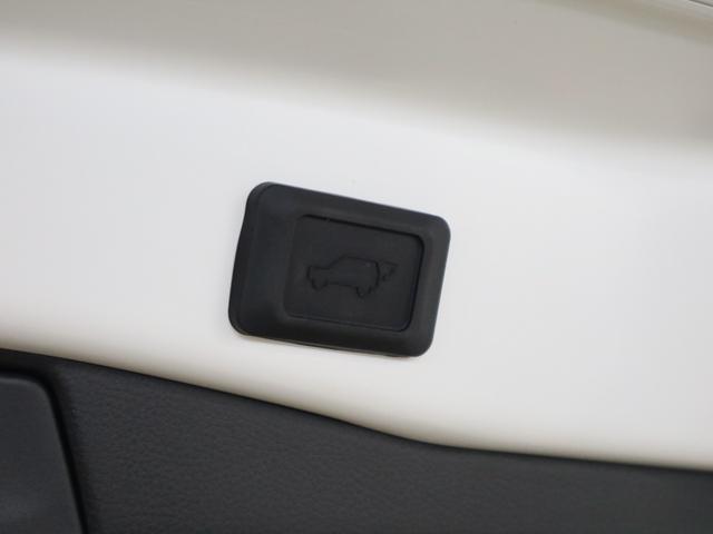 RAV4 ハイブリッドアドベンチャー オフロードパッケージII 4WD 登録済み未使用車 寒冷地仕様 パノラミックビュー デジタルミラー BSM 10.5インチナビ ハンズフリーパワーバックドア AC100V ETC2.0 ベンチレーション ステアヒーター シートメモリー(19枚目)