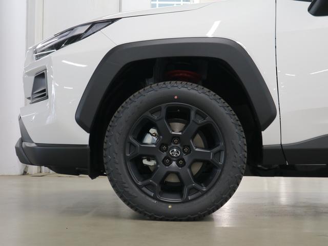 RAV4 ハイブリッドアドベンチャー オフロードパッケージII 4WD 登録済み未使用車 寒冷地仕様 パノラミックビュー デジタルミラー BSM 10.5インチナビ ハンズフリーパワーバックドア AC100V ETC2.0 ベンチレーション ステアヒーター シートメモリー(51枚目)