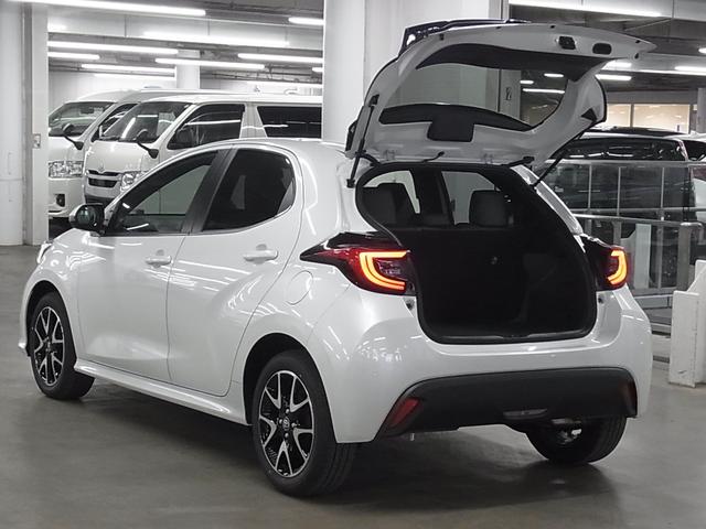 ヤリス ハイブリッドZ 登録済み未使用車 セーフティセンス パノラミックビューモニター BSM・SEA シート&ステアヒーター 8インチディスプレイオーディオPlus ETC2.0 BTオーディオ フルセグTV HDMI LEDライト オプション16インチAW(27枚目)