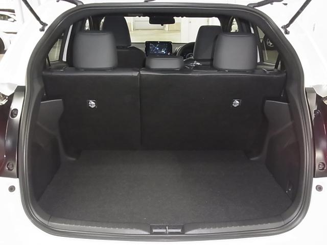 ヤリス ハイブリッドZ 登録済み未使用車 セーフティセンス パノラミックビューモニター BSM・SEA シート&ステアヒーター 8インチディスプレイオーディオPlus ETC2.0 BTオーディオ フルセグTV HDMI LEDライト オプション16インチAW(28枚目)