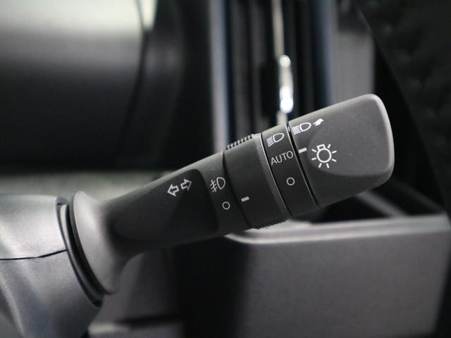 タント カスタムRSリミテッド 届出済未使用車 スマートアシスト パノラマモニター 新品ナビ付 ETC シートヒーター 両側電動スライド 誤発進抑制機能 全車速追従クルコン 車線逸脱警報 コーナーセンサー 後席テーブル&サンシェード アダプティブLED 純正15AW(28枚目)