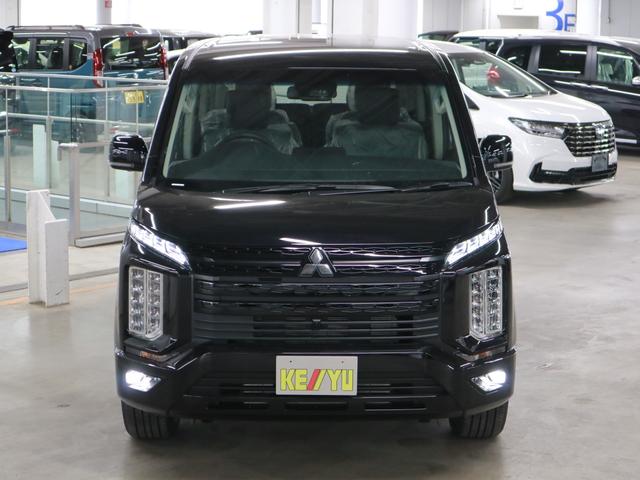 デリカD:5 ブラックエディション 4WD ディーゼル 登録済み未使用車 電動サイドステップ マルチアラウンドモニター 本革電動シート シート&ステアヒーター パワーバックドア 両側電動スライドドア eアシスト BSW AC100V パドルシフト アルミペダル LEDライト(6枚目)