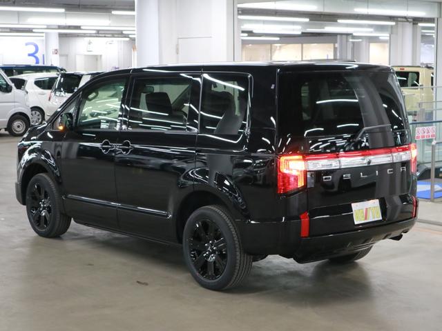 デリカD:5 ブラックエディション 4WD ディーゼル 登録済み未使用車 電動サイドステップ マルチアラウンドモニター 本革電動シート シート&ステアヒーター パワーバックドア 両側電動スライドドア eアシスト BSW AC100V パドルシフト アルミペダル LEDライト(8枚目)