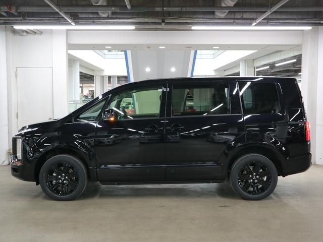 デリカD:5 ブラックエディション 4WD ディーゼル 登録済み未使用車 電動サイドステップ マルチアラウンドモニター 本革電動シート シート&ステアヒーター パワーバックドア 両側電動スライドドア eアシスト BSW AC100V パドルシフト アルミペダル LEDライト(10枚目)