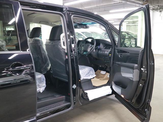 デリカD:5 ブラックエディション 4WD ディーゼル 登録済み未使用車 電動サイドステップ マルチアラウンドモニター 本革電動シート シート&ステアヒーター パワーバックドア 両側電動スライドドア eアシスト BSW AC100V パドルシフト アルミペダル LEDライト(12枚目)