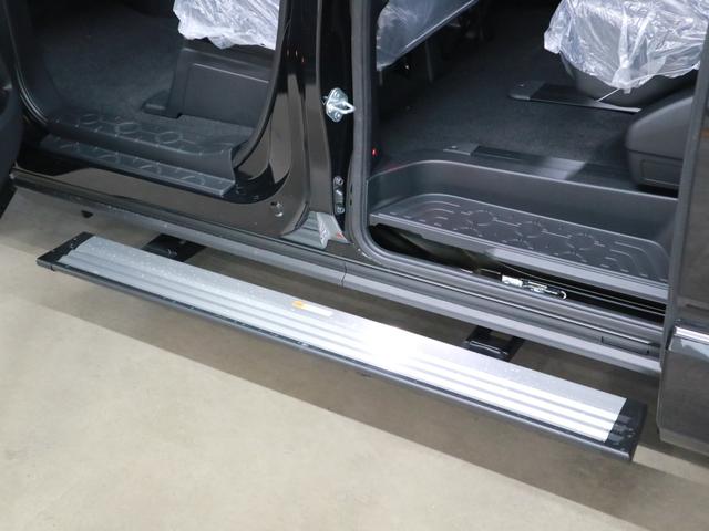 デリカD:5 ブラックエディション 4WD ディーゼル 登録済み未使用車 電動サイドステップ マルチアラウンドモニター 本革電動シート シート&ステアヒーター パワーバックドア 両側電動スライドドア eアシスト BSW AC100V パドルシフト アルミペダル LEDライト(19枚目)