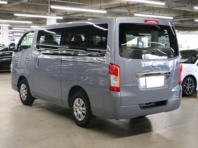 キャラバン ロンググランドプレミアムＧＸ　低床・５人乗り　ディーゼル　登録済未使用車　寒冷地仕様／シートヒーター　オートスライドドア　インテリミラー　アラウンドビューモニター　衝突軽減ブレーキ　車線逸脱警報　クリアランスソナー　ＬＥＤライト　インテリキー　スペアキー有（8枚目）