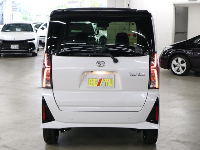 タント カスタムRSリミテッド 届出済未使用車 スマートアシスト パノラマモニター 新品ナビ付 ETC シートヒーター 両側電動スライド 誤発進抑制機能 全車速追従クルコン 車線逸脱警報 コーナーセンサー 後席テーブル&サンシェード アダプティブLED 純正15AW(7枚目)