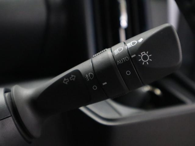 タント カスタムRSリミテッド 届出済未使用車 スマートアシスト パノラマモニター 新品ナビ付 ETC シートヒーター 両側電動スライド 誤発進抑制機能 全車速追従クルコン 車線逸脱警報 コーナーセンサー 後席テーブル&サンシェード アダプティブLED 純正15AW(28枚目)