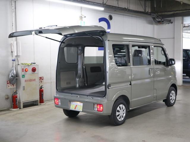 エブリイ ジョインターボ ハイルーフ CVT 届け出済み未使用車 デュアルカメラブレーキサポート 誤発進抑制機能 車線逸脱警報 リヤパーキングセンサー シートヒーター USB端子 オーベーヘッドシェルフ スマートキー LEDライト ハイビームアシスト 電動格納ミラー(19枚目)