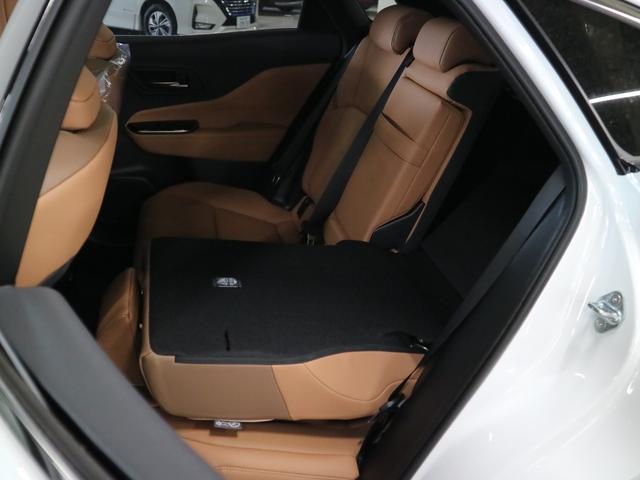 クラウンスポーツ Z 4WD 内装/サンドブラウン パノラマルーフ アドバンストパーク パノラミックビュー デジタルミラー BSM HUD 12.3インチナビ ETC2.0 本革電動 シートベンチレーション ステアヒーター パワーバックドア おくだけ充電 AC100V(17枚目)