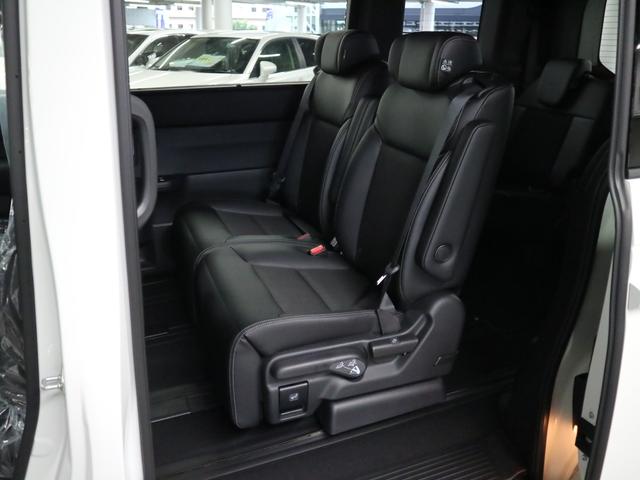 ステップワゴン e:HEVスパーダ 登録済未使用車 ホンダセンシング 15.6インチリヤモニター 11.4インチナビ マルチビューカメラ 後退出庫サポート・BSI シートヒーター オットマン コンビシート パワーバックドア 両側電動スライドドア 全列USB LEDライト(18枚目)