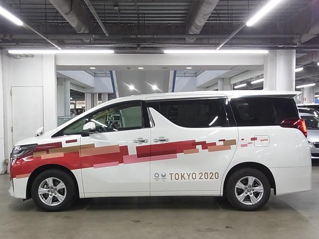 アルファードハイブリッド Ｘ　４ＷＤ　８人乗り　オリ・パララッピング仕様　トヨタセーフティセンス　ＥＴＣ　純正９インチディスプレイ＆ナビ　両側パワースライド　バックカメラ　ＢＴオーディオ　ＵＳＢ端子　ＡＣ１００Ｖ　パーキングセンサー　純正１６ＡＷ（10枚目）