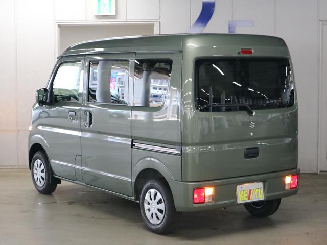 エブリイ PC 届出済未使用車 デュアルカメラブレーキサポート 誤発進抑制機能 車線逸脱警報 リヤパーキングセンサー シートヒーター 両側スライドドア オーバーヘッドシェルフ USB端子 電動格納ドアミラー パワーウインドウ LEDヘッドランプ ハイビームアシスト(8枚目)