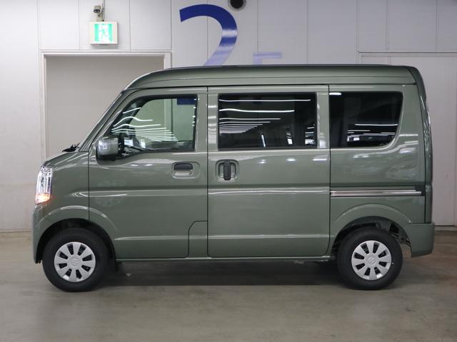 エブリイ PC 届出済未使用車 デュアルカメラブレーキサポート 誤発進抑制機能 車線逸脱警報 リヤパーキングセンサー シートヒーター 両側スライドドア オーバーヘッドシェルフ USB端子 電動格納ドアミラー パワーウインドウ LEDヘッドランプ ハイビームアシスト(10枚目)