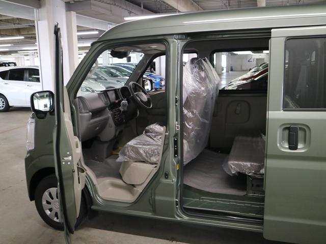 エブリイ PC 届出済未使用車 デュアルカメラブレーキサポート 誤発進抑制機能 車線逸脱警報 リヤパーキングセンサー シートヒーター 両側スライドドア オーバーヘッドシェルフ USB端子 電動格納ドアミラー パワーウインドウ LEDヘッドランプ ハイビームアシスト(15枚目)
