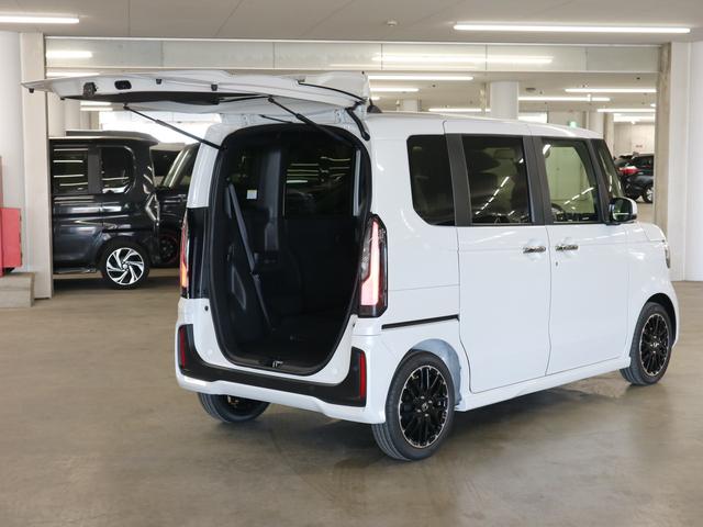 N-BOXカスタム ターボコーディネートスタイル ホンダセンシング 届出済未使用車 純正8インチナビ 両側電動スライドドア シートヒーター フルプライムスムースシート バックカメラ BTオーディオ フルセグTV パドルシフト LEDライト フォグランプ 純正15AW(19枚目)