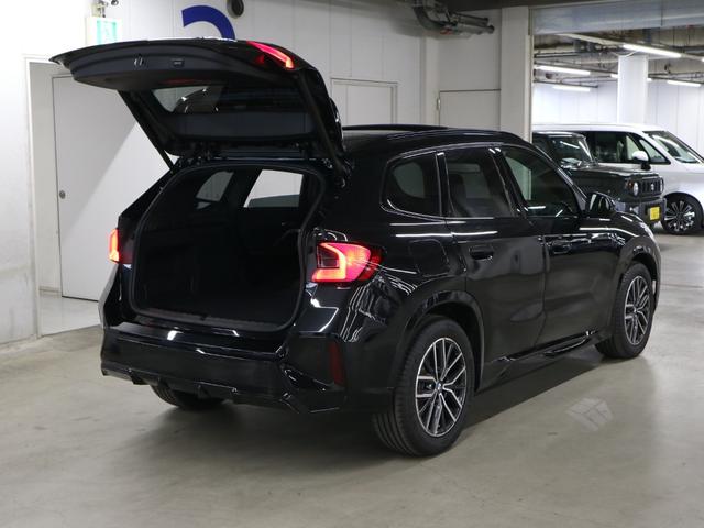 Ｘ１ ｘＤｒｉｖｅ　２０ｄ　Ｍスポーツ　ライブコックピットプロ　ドライビングアシストプロ　全方位モニター　サンルーフ　パークアシスト＋　ＢＳＭ・ＲＣＴＡ　ＨＵＤ　ＥＴＣ２．０　シート・ステアヒーター　パワーバックドア　アダプティブＬＥＤ（26枚目）