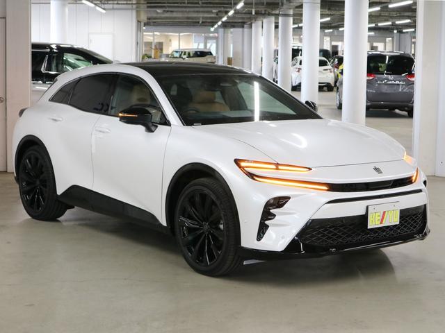 クラウンスポーツ Ｚ　４ＷＤ　内装／サンドブラウン　パノラマルーフ　アドバンストパーク　パノラミックビュー　デジタルミラー　ＢＳＭ　ＨＵＤ　１２．３インチナビ　ＥＴＣ２．０　本革電動　シートベンチレーション　ステアヒーター　パワーバックドア　おくだけ充電　ＡＣ１００Ｖ（5枚目）