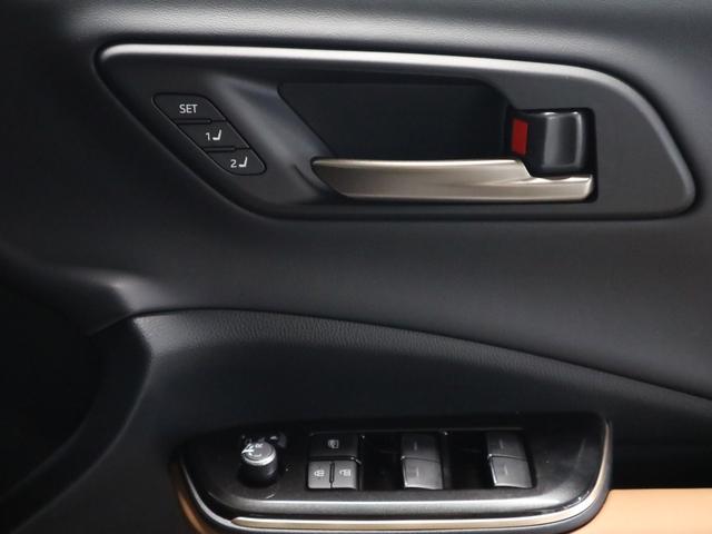 クラウンスポーツ Ｚ　４ＷＤ　内装／サンドブラウン　パノラマルーフ　アドバンストパーク　パノラミックビュー　デジタルミラー　ＢＳＭ　ＨＵＤ　１２．３インチナビ　ＥＴＣ２．０　本革電動　シートベンチレーション　ステアヒーター　パワーバックドア　おくだけ充電　ＡＣ１００Ｖ（49枚目）