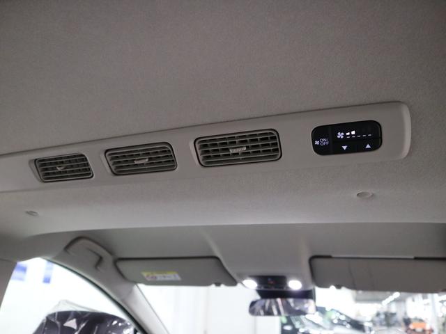 弊社ではインターネットでの遠方販売に自信があります。店頭でのご納車であれば、お車を持ち込まずに名義変更等のお手続きが出来ますので、ご近所の販売会社で購入する場合と変わらぬ諸経費にてご購入可能です♪