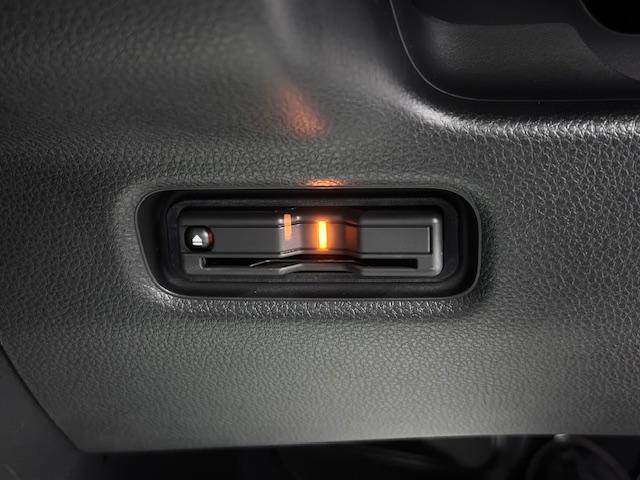 フリード e:HEVエアー EX 登録済み未使用車 マルチビューカメラ 純正11.4インチナビ ETC2.0 BSI・後退出庫サポート アダプティブドライビングビーム 両側電動スライドドア シートヒーター レザー調コンビシート リアクーラー パーキングセンサー 専用アルミ(7枚目)