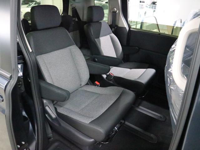 フリード e:HEVエアー EX 登録済み未使用車 マルチビューカメラ 純正11.4インチナビ ETC2.0 BSI・後退出庫サポート アダプティブドライビングビーム 両側電動スライドドア シートヒーター レザー調コンビシート リアクーラー パーキングセンサー 専用アルミ(19枚目)