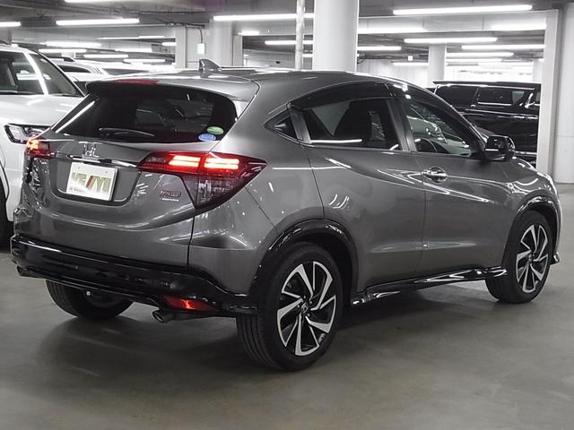 ヴェゼル ハイブリッドＲＳ・ホンダセンシング　衝突軽減ブレーキ　車線逸脱警報　アダプティブクルーズ　パドルシフト　ＥＴＣ　シートヒーター　純正ナビ　バックカメラ　ＢＴオーディオ　フルセグＴＶ　ＵＳＢ　スマートキー　オートリトラミラー　ＬＥＤランプ（3枚目）