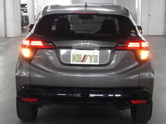 ヴェゼル ハイブリッドＲＳ・ホンダセンシング　衝突軽減ブレーキ　車線逸脱警報　アダプティブクルーズ　パドルシフト　ＥＴＣ　シートヒーター　純正ナビ　バックカメラ　ＢＴオーディオ　フルセグＴＶ　ＵＳＢ　スマートキー　オートリトラミラー　ＬＥＤランプ（7枚目）