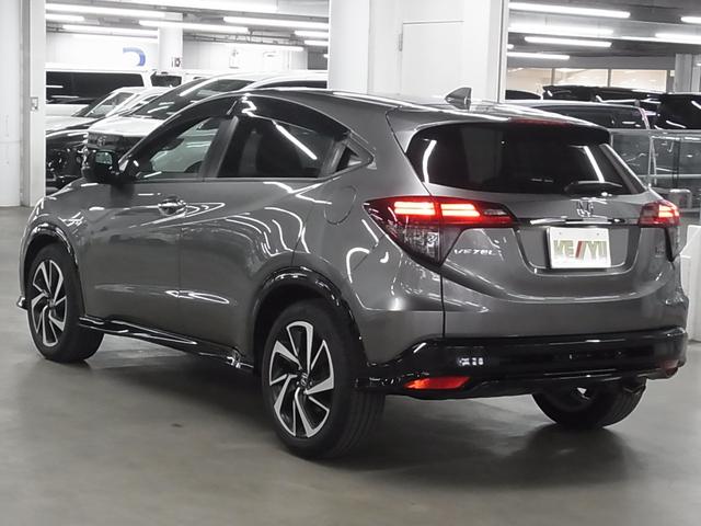 ヴェゼル ハイブリッドＲＳ・ホンダセンシング　衝突軽減ブレーキ　車線逸脱警報　アダプティブクルーズ　パドルシフト　ＥＴＣ　シートヒーター　純正ナビ　バックカメラ　ＢＴオーディオ　フルセグＴＶ　ＵＳＢ　スマートキー　オートリトラミラー　ＬＥＤランプ（8枚目）