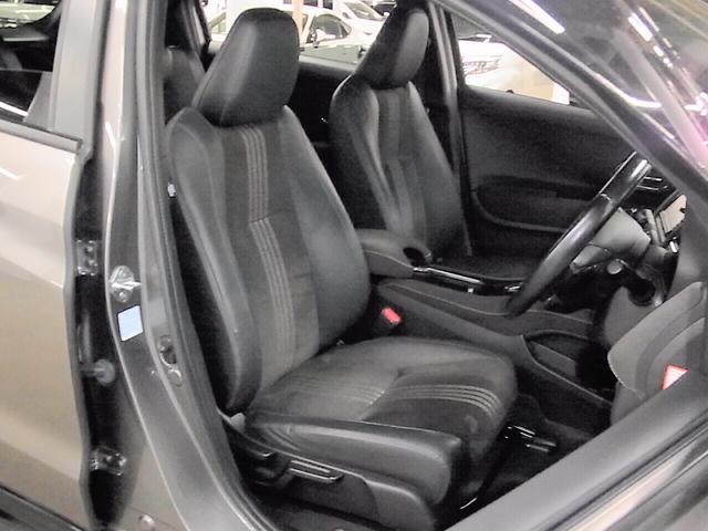 ヴェゼル ハイブリッドＲＳ・ホンダセンシング　衝突軽減ブレーキ　車線逸脱警報　アダプティブクルーズ　パドルシフト　ＥＴＣ　シートヒーター　純正ナビ　バックカメラ　ＢＴオーディオ　フルセグＴＶ　ＵＳＢ　スマートキー　オートリトラミラー　ＬＥＤランプ（13枚目）