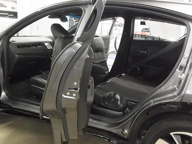 ヴェゼル ハイブリッドＲＳ・ホンダセンシング　衝突軽減ブレーキ　車線逸脱警報　アダプティブクルーズ　パドルシフト　ＥＴＣ　シートヒーター　純正ナビ　バックカメラ　ＢＴオーディオ　フルセグＴＶ　ＵＳＢ　スマートキー　オートリトラミラー　ＬＥＤランプ（23枚目）
