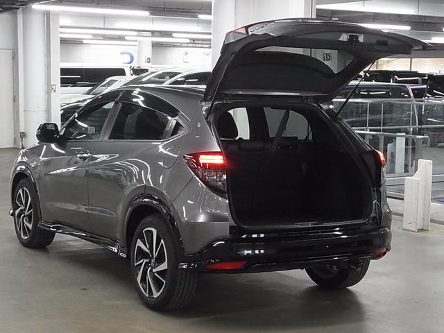 ヴェゼル ハイブリッドＲＳ・ホンダセンシング　衝突軽減ブレーキ　車線逸脱警報　アダプティブクルーズ　パドルシフト　ＥＴＣ　シートヒーター　純正ナビ　バックカメラ　ＢＴオーディオ　フルセグＴＶ　ＵＳＢ　スマートキー　オートリトラミラー　ＬＥＤランプ（26枚目）